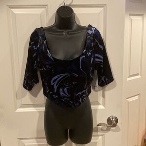 Large exhilarate velvet crop A - C - new with tags